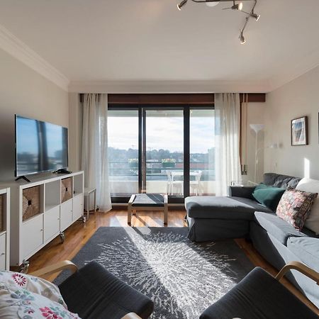 Lovelystay - Charming 3Br Flat W/ Free Parking In Devesas Vila Nova de Gaia Bagian luar foto