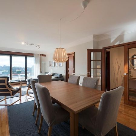 Lovelystay - Charming 3Br Flat W/ Free Parking In Devesas Vila Nova de Gaia Bagian luar foto