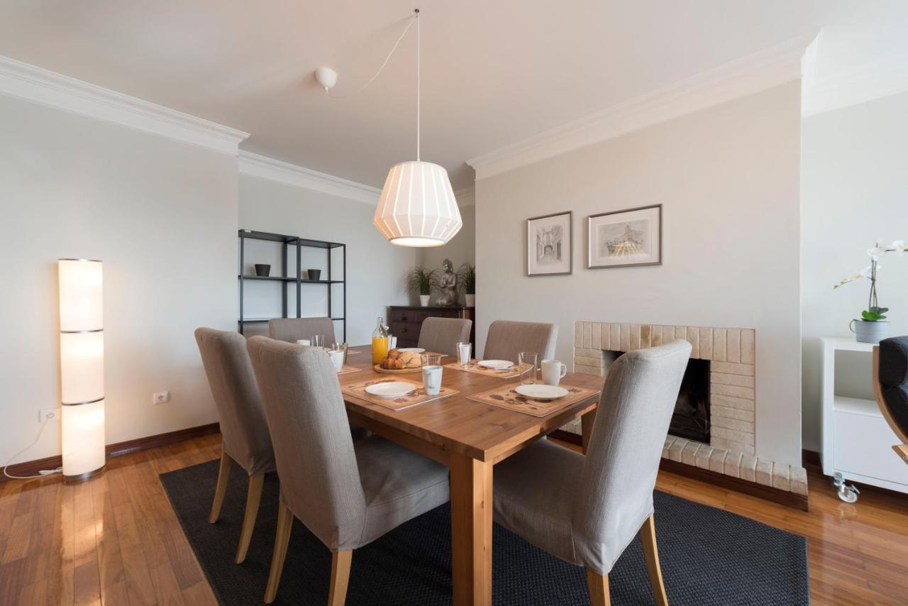 Lovelystay - Charming 3Br Flat W/ Free Parking In Devesas Vila Nova de Gaia Bagian luar foto