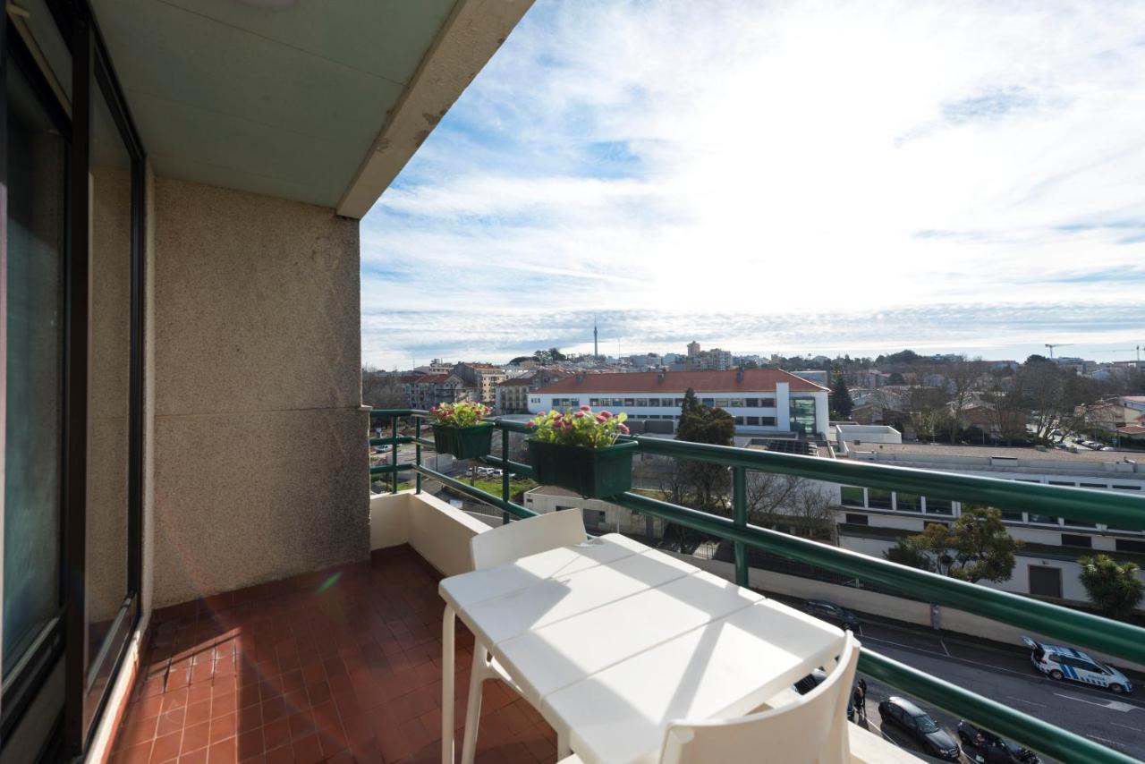 Lovelystay - Charming 3Br Flat W/ Free Parking In Devesas Vila Nova de Gaia Bagian luar foto