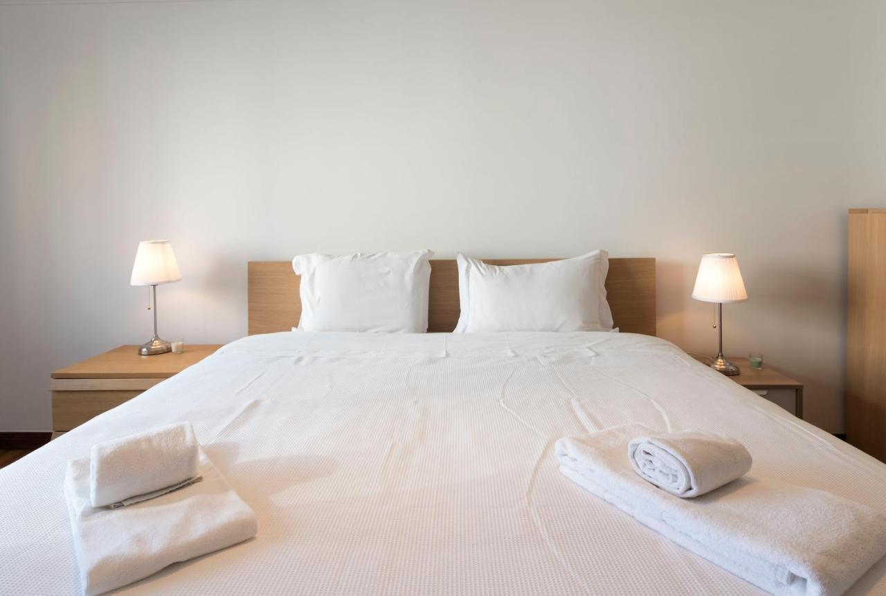 Lovelystay - Charming 3Br Flat W/ Free Parking In Devesas Vila Nova de Gaia Bagian luar foto