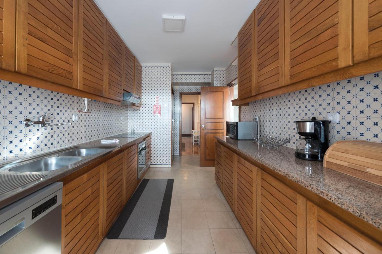 Lovelystay - Charming 3Br Flat W/ Free Parking In Devesas Vila Nova de Gaia Bagian luar foto