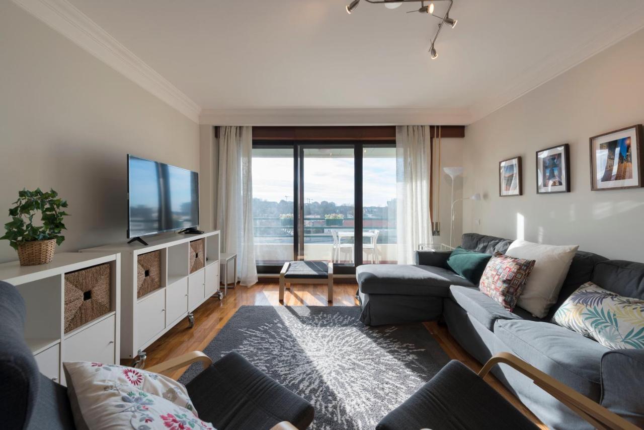 Lovelystay - Charming 3Br Flat W/ Free Parking In Devesas Vila Nova de Gaia Bagian luar foto