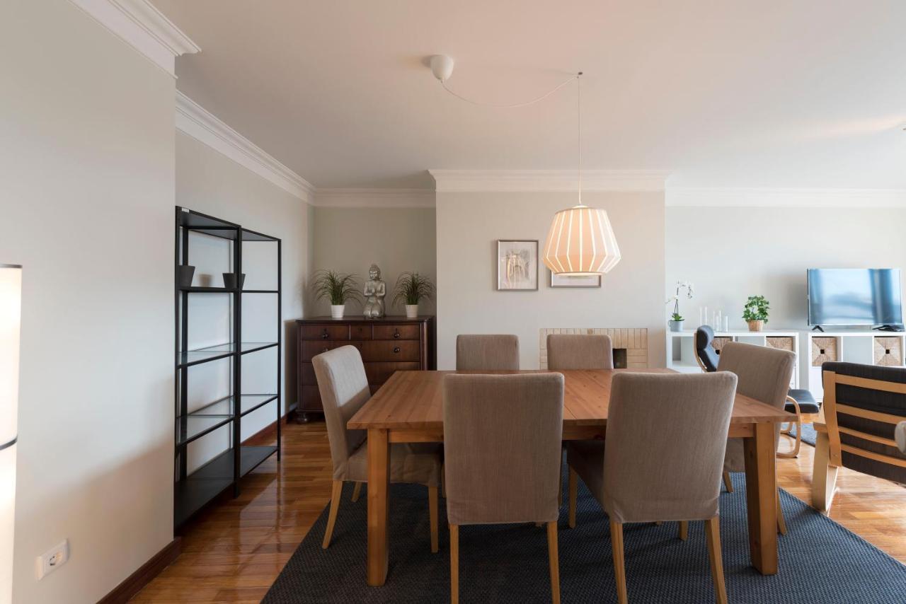 Lovelystay - Charming 3Br Flat W/ Free Parking In Devesas Vila Nova de Gaia Bagian luar foto