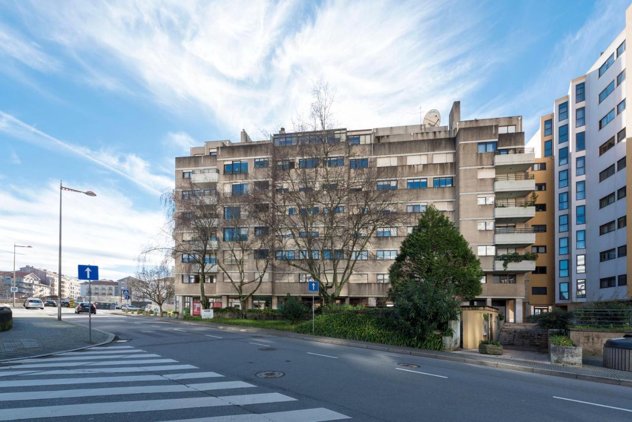 Lovelystay - Charming 3Br Flat W/ Free Parking In Devesas Vila Nova de Gaia Bagian luar foto