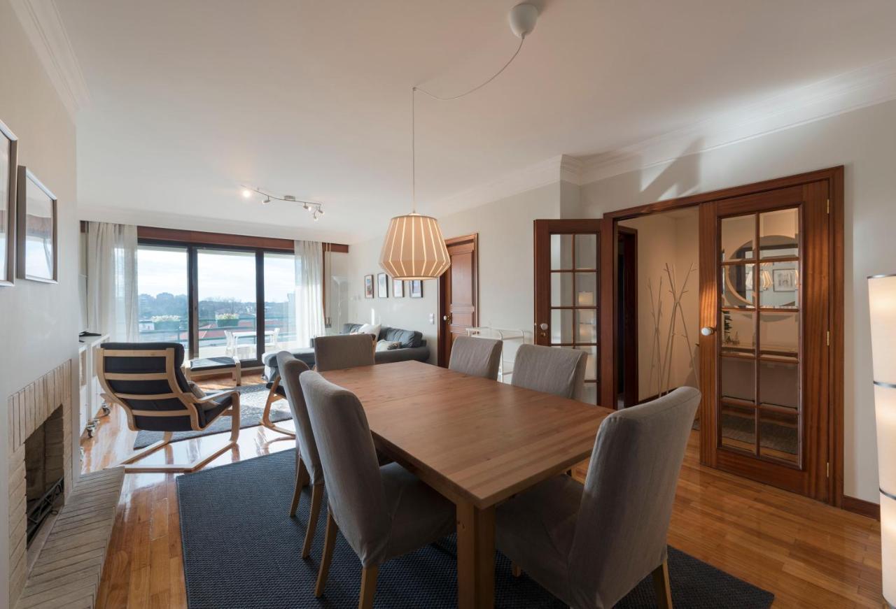 Lovelystay - Charming 3Br Flat W/ Free Parking In Devesas Vila Nova de Gaia Bagian luar foto